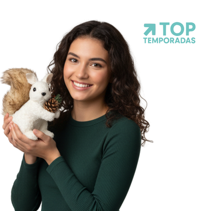 Ardilla Navideña Blanca Abrazando Nuez 17X20cm.